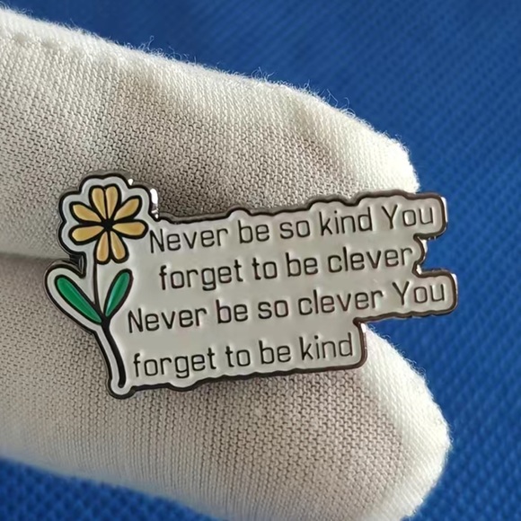 Marjorie Pin Swiftie Enamel Pin Taylor Swift evermore Daisy Kind Clever Be So - Picture 3 of 4